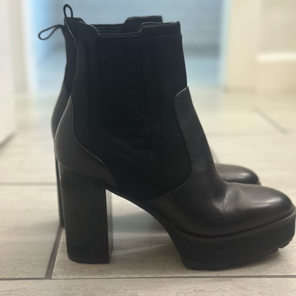 MICHAEL Michael Kors - Women's Cramer Platform Booties - size 9.5 - Picture 3 of 15